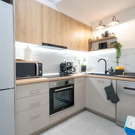 1 Bedroom 4 Persons Apartment *
